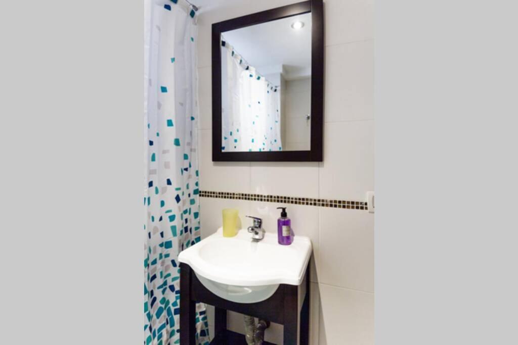 Appartement Cozy, Lots Of Light, Great Location *