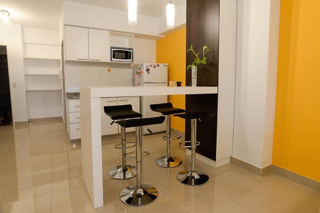 Cozy, Lots Of Light, Great Location Appartement *